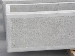 fioriera martellata - particolare